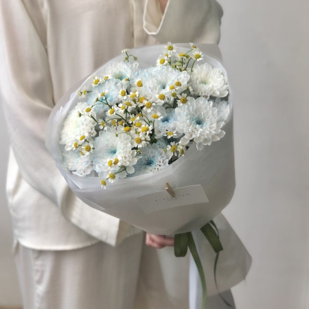 ДУОБУКЕТ ИЗ ХРИЗАНТЕМ И РОМАШЕК